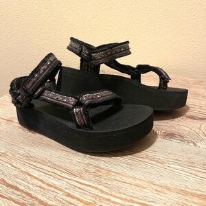 Teva Black Platform Universal Maressa Sandel